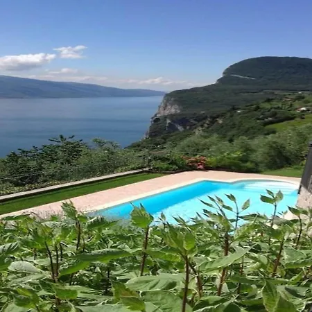 Garda With Exclusive Swimming Pool * Pieve (Lombardy)